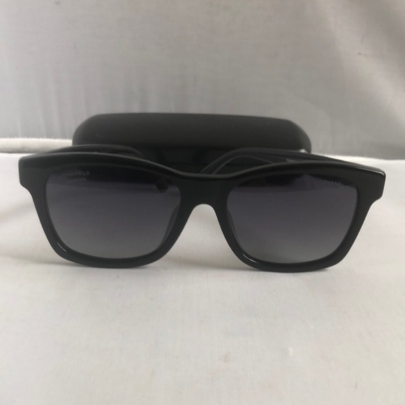 CHANEL Black Sunglasses - Picture 1 of 7